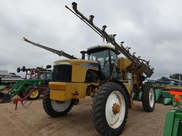 Main image Ag-Chem RoGator 1264C