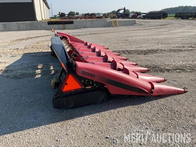 Image of AGCO 830 equipment image 1