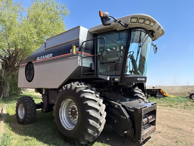 Image of AGCO Gleaner R65 equipment image 1
