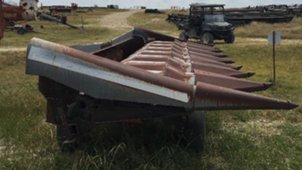 Image of Allis Chalmers 838N Image 1