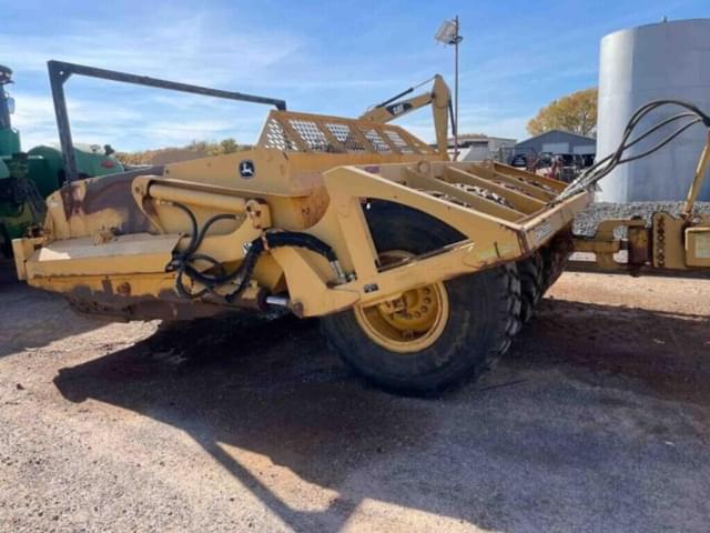 Image of John Deere 1812C equipment image 4