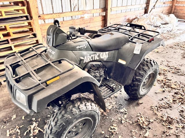 Image of Arctic Cat 650V2 equipment image 2