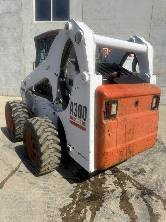 Image of Bobcat A300 equipment image 2