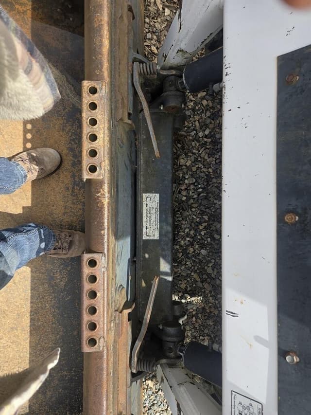 Image of Bobcat S185 equipment image 3
