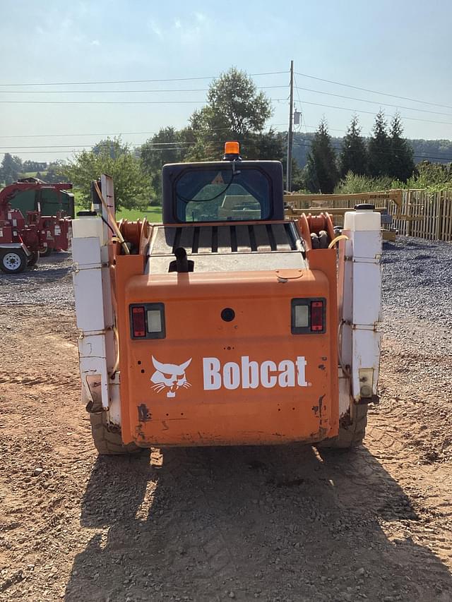 Image of Bobcat S220 equipment image 2