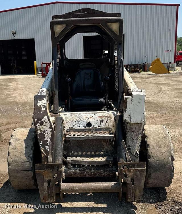 Image of Bobcat S220 equipment image 1