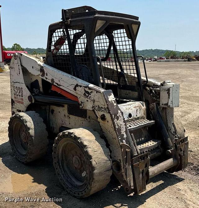 Image of Bobcat S220 equipment image 2
