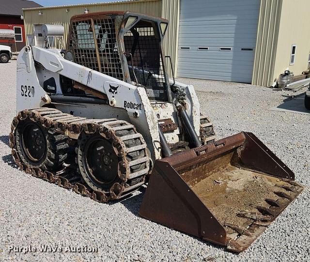 Image of Bobcat S220 equipment image 2