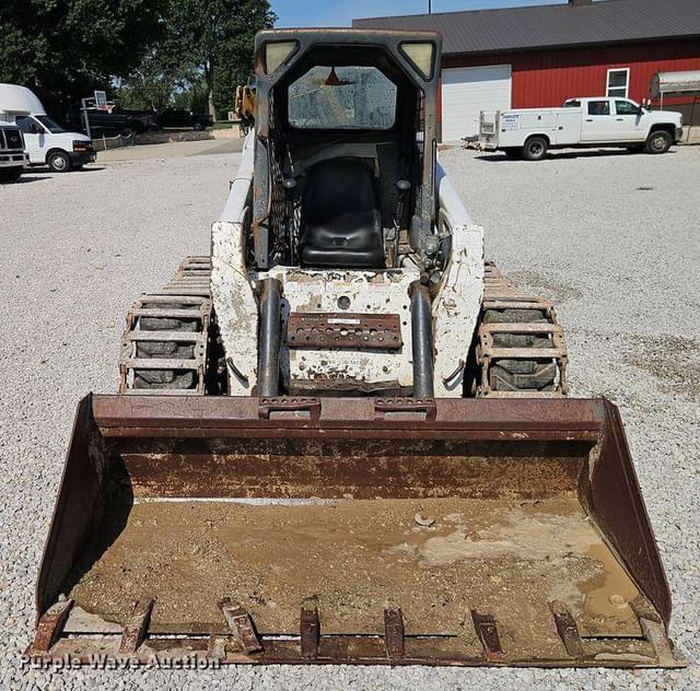 Image of Bobcat S220 equipment image 1