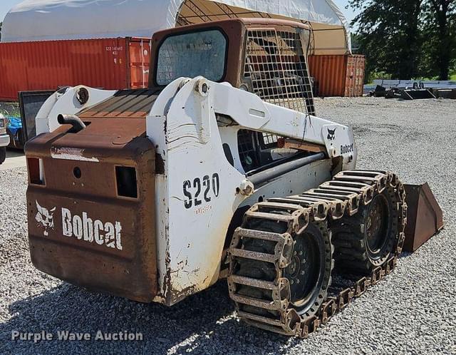Image of Bobcat S220 equipment image 4