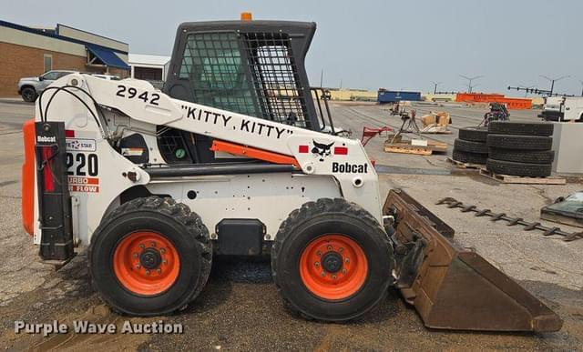 Image of Bobcat S220 equipment image 3