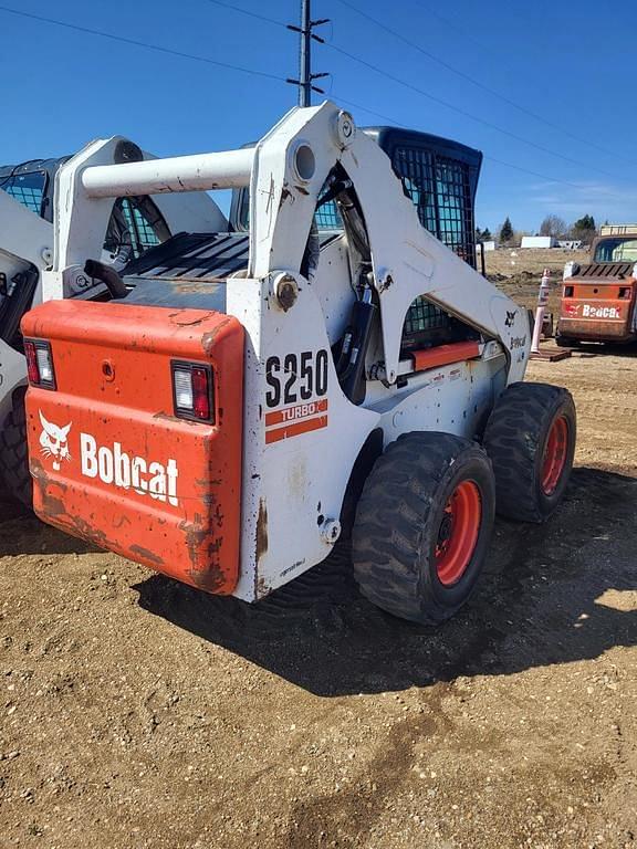 Image of Bobcat S250 equipment image 4
