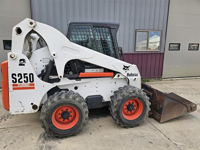 Image of Bobcat S250 equipment image 1