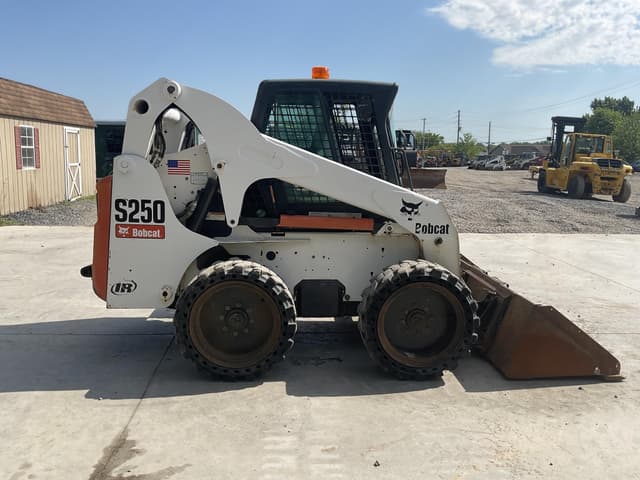 Image of Bobcat S250 equipment image 4
