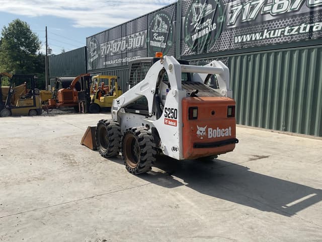 Image of Bobcat S250 equipment image 1
