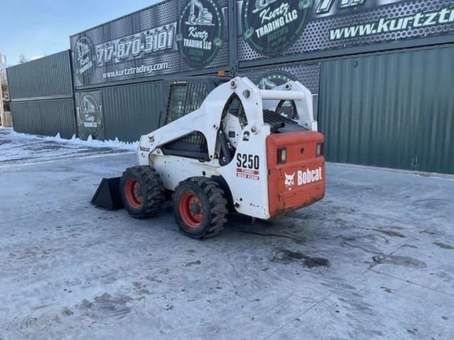 Image of Bobcat S250 equipment image 1
