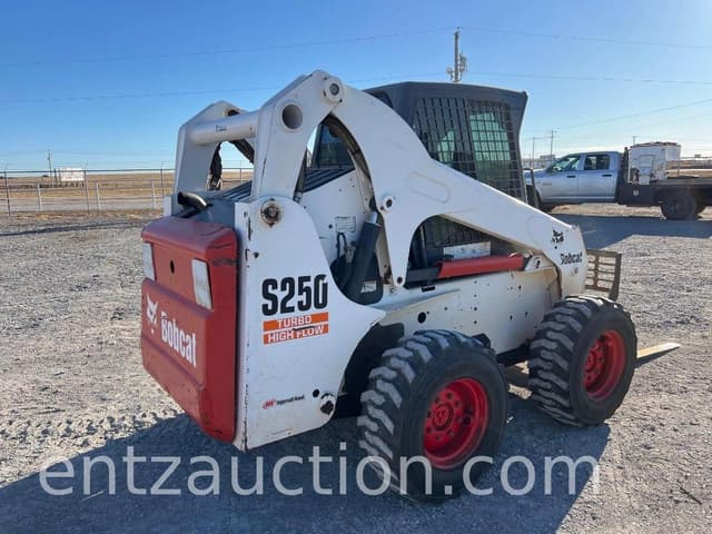 Image of Bobcat S250 equipment image 4