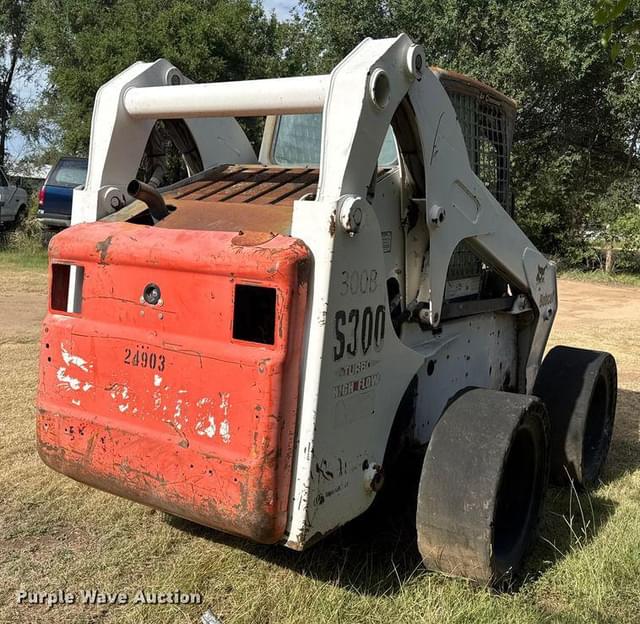 Image of Bobcat S300 equipment image 4