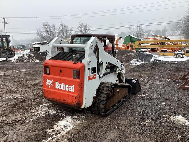 Image of Bobcat T190 equipment image 3