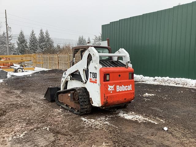 Image of Bobcat T190 equipment image 2