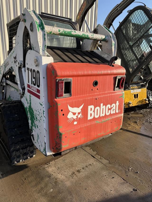 Image of Bobcat T190 equipment image 4