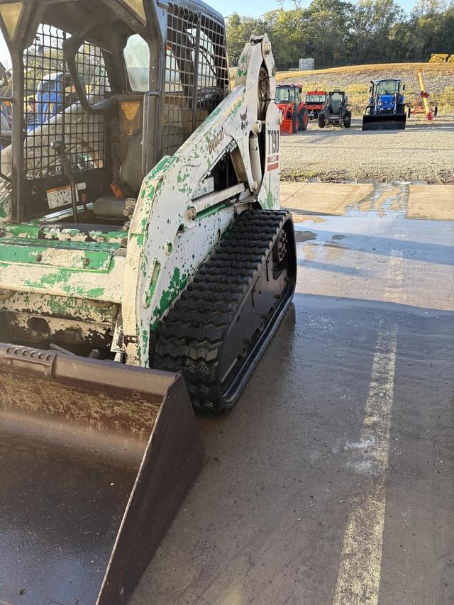 Image of Bobcat T190 equipment image 2