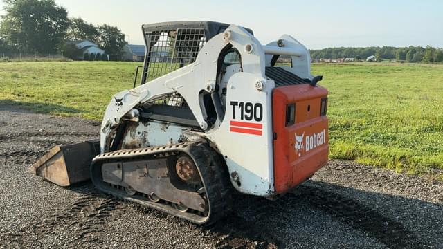 Image of Bobcat T190 equipment image 2