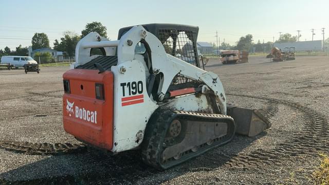Image of Bobcat T190 equipment image 4