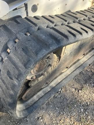 Image of Bobcat T250 equipment image 2