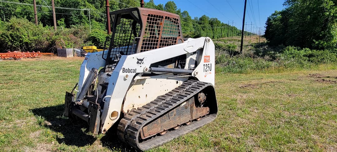 Image of Bobcat T250 Image 1