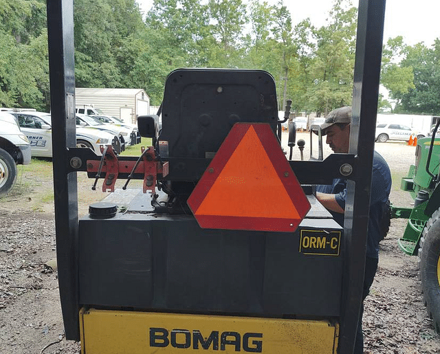 Image of Bomag BW100AD3 equipment image 2