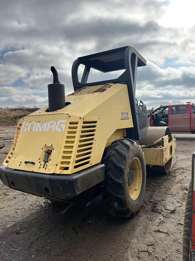 Image of Bomag BW177D-3 equipment image 2