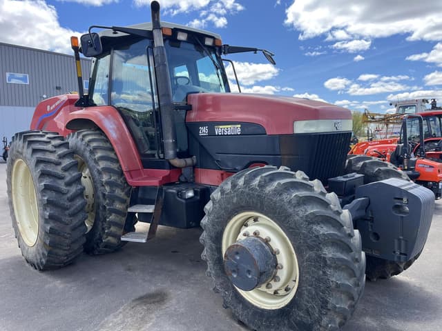 Image of Versatile 2145 equipment image 1