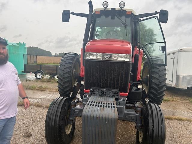 Image of Buhler Versatile 2145 equipment image 4