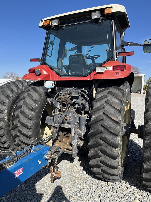 Image of Buhler Versatile 2145 equipment image 3