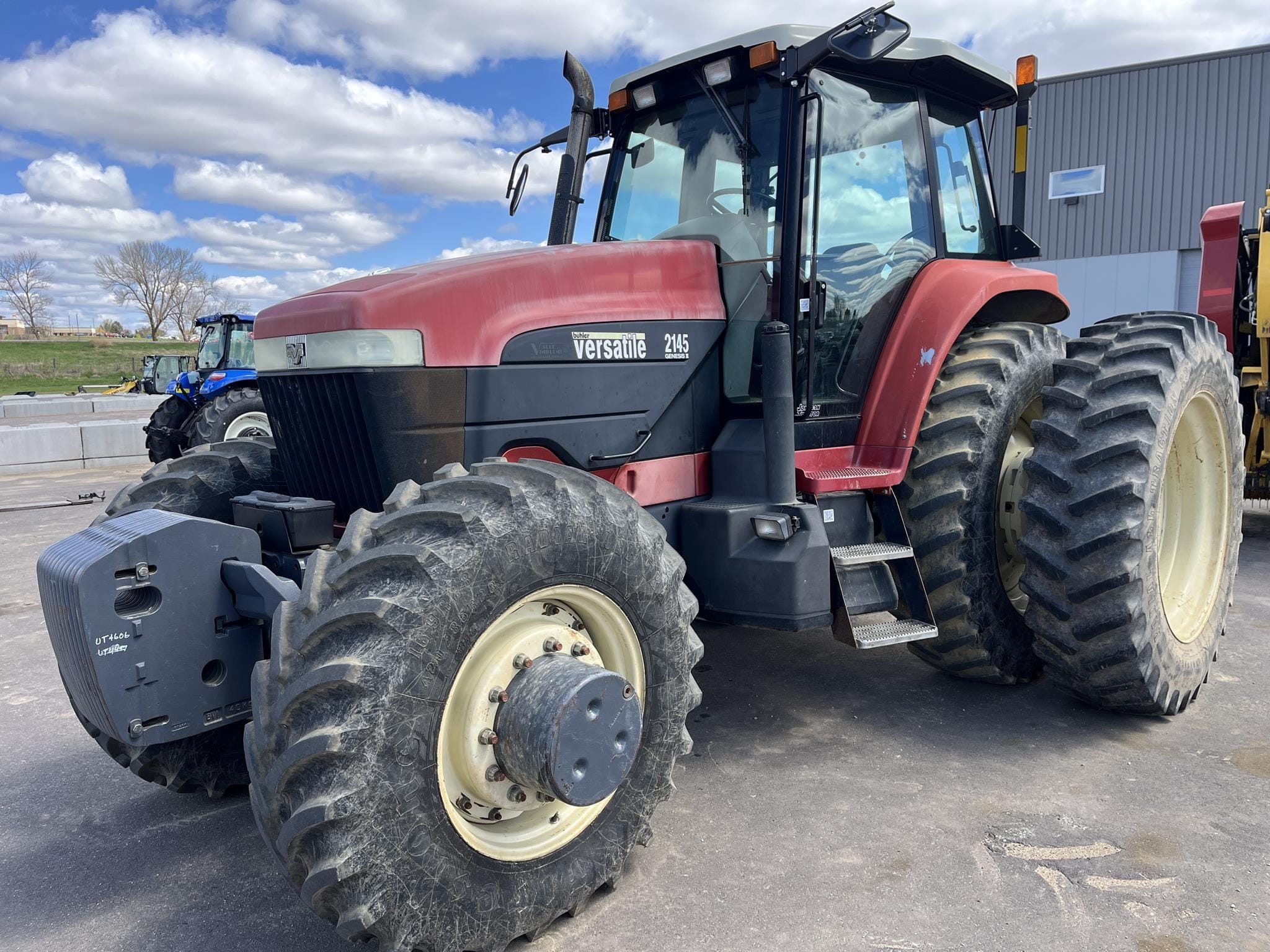 2004 Versatile 2145 Equipment Image0