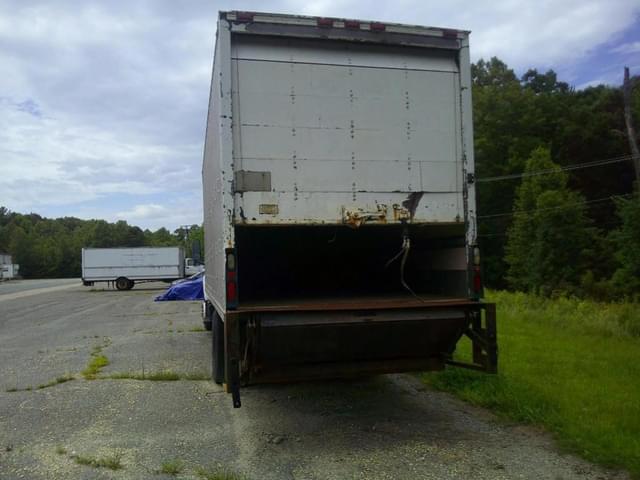 Image of GMC C7500 equipment image 3