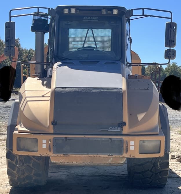 Image of Case 330 equipment image 2