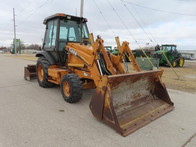 Image of Case 570M XT equipment image 4