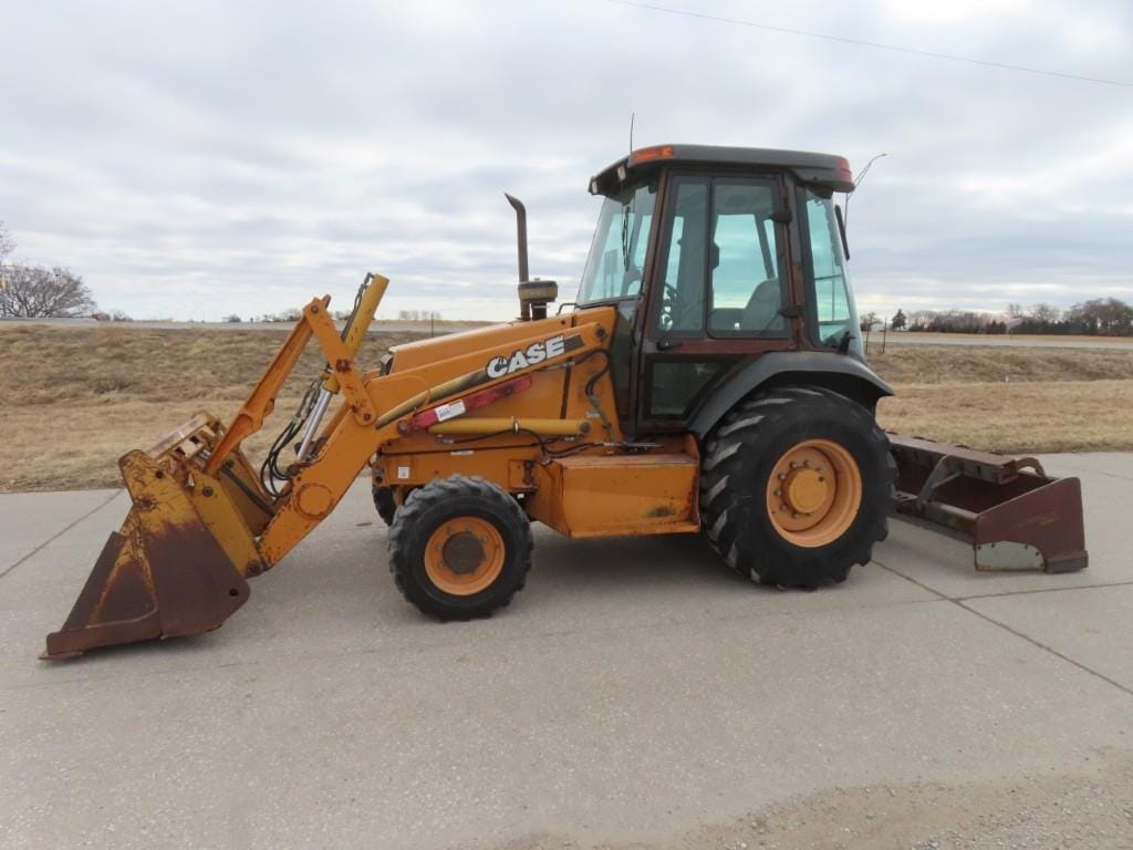 2004 Case 570M XT Equipment Image0