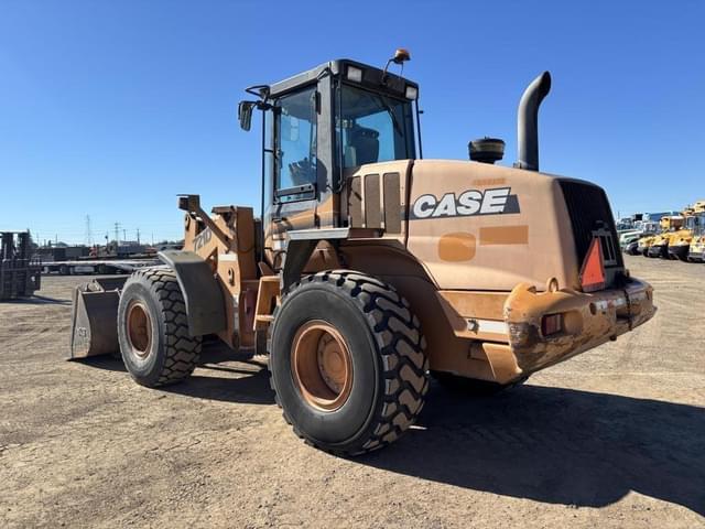 Image of Case 721D equipment image 3