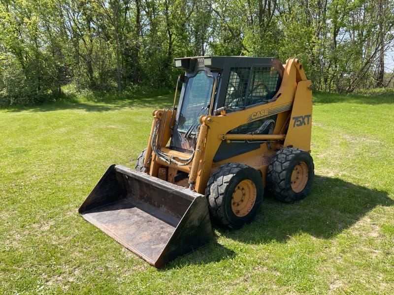 2004 Case 75XT Equipment Image0