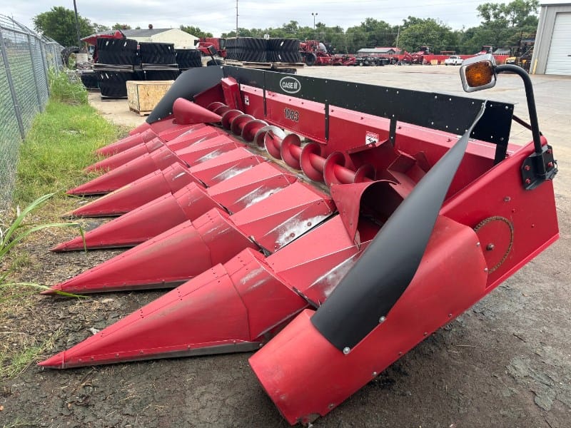 2004 Case IH 1083 Equipment Image0