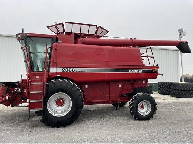 Image of Case IH 2366 equipment image 2