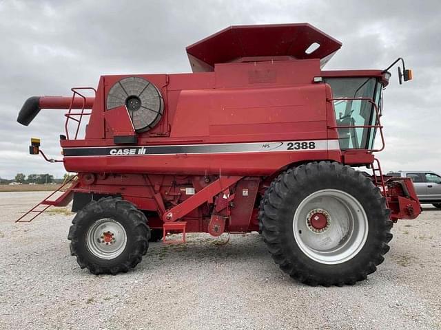 Image of Case IH 2388 equipment image 2