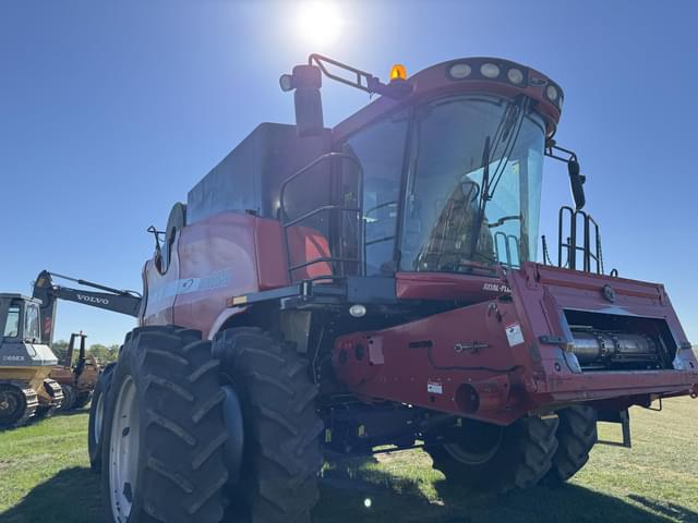 Image of Case IH 8010 equipment image 2