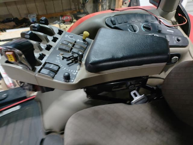 Image of Case IH MX210 equipment image 2