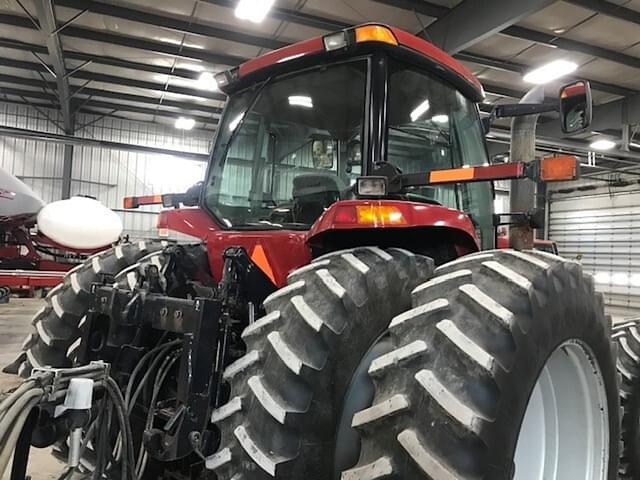 Image of Case IH MX210 equipment image 4