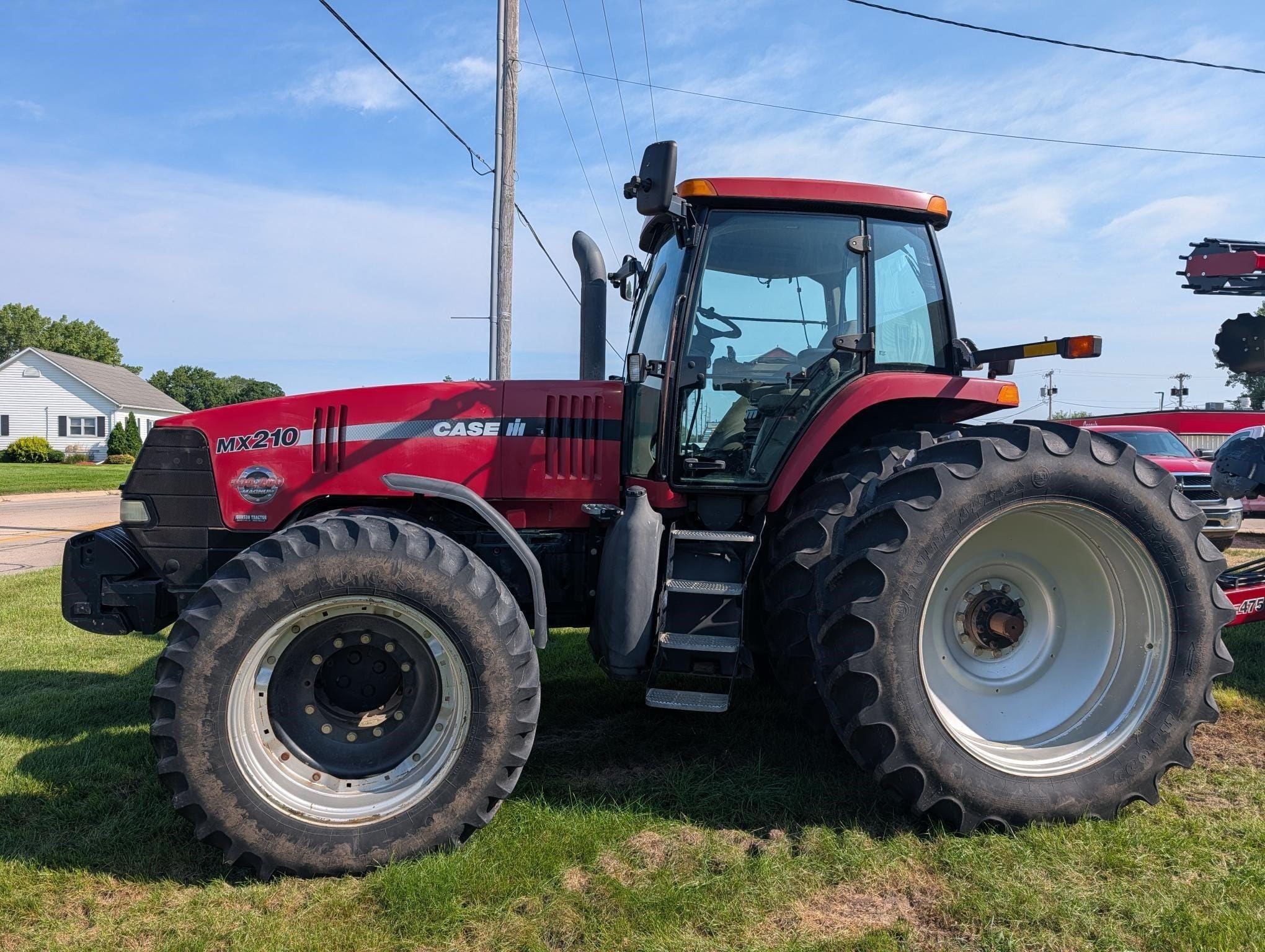 2004 Case IH MX210 Equipment Image0