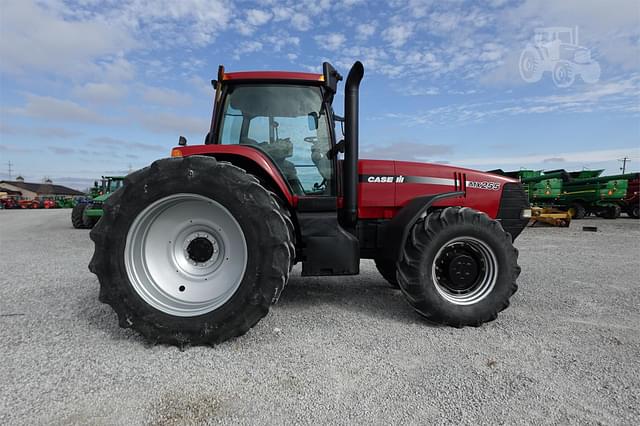 Image of Case IH MX255 equipment image 4